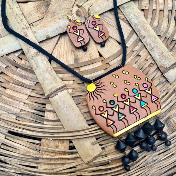 Earthen Rhythms Warli Terracotta Necklace Set – Folk Dancers in Sunset Hues