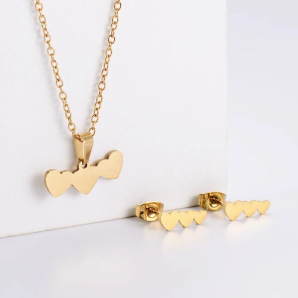 Triple Heart Gold-Plated Jewellery Set – Stainless Steel Pendant & Earrings
