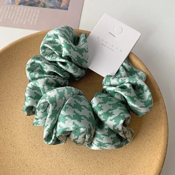 Retro Satin Houndstooth Scrunchie – Elegant Corduroy Hair Tie