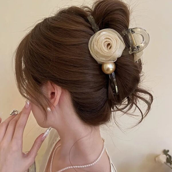 Women’s Simple Style Classic Flower Plastic Resin Hair Claw